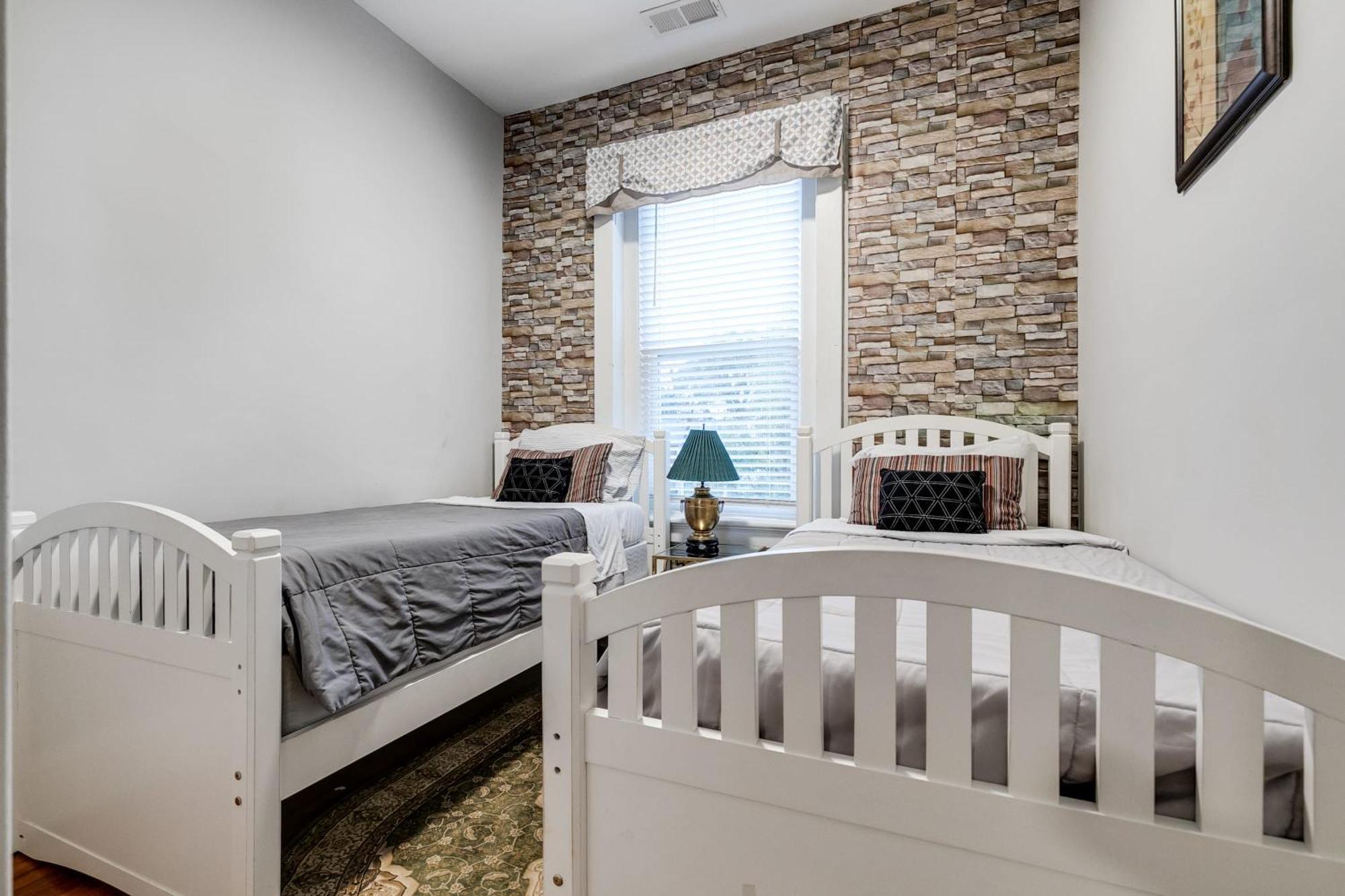 E2 Centrally Located In Carytown Fully Fenced Ричмънд Екстериор снимка